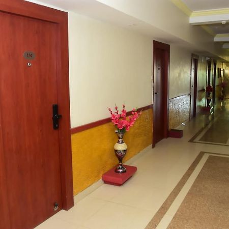 Hotel Shiv International Bhachau Exterior foto