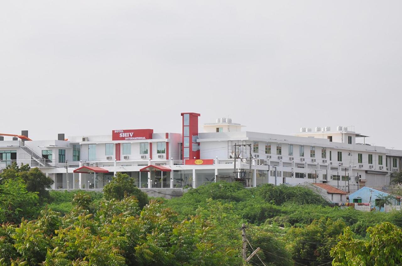 Hotel Shiv International Bhachau Exterior foto