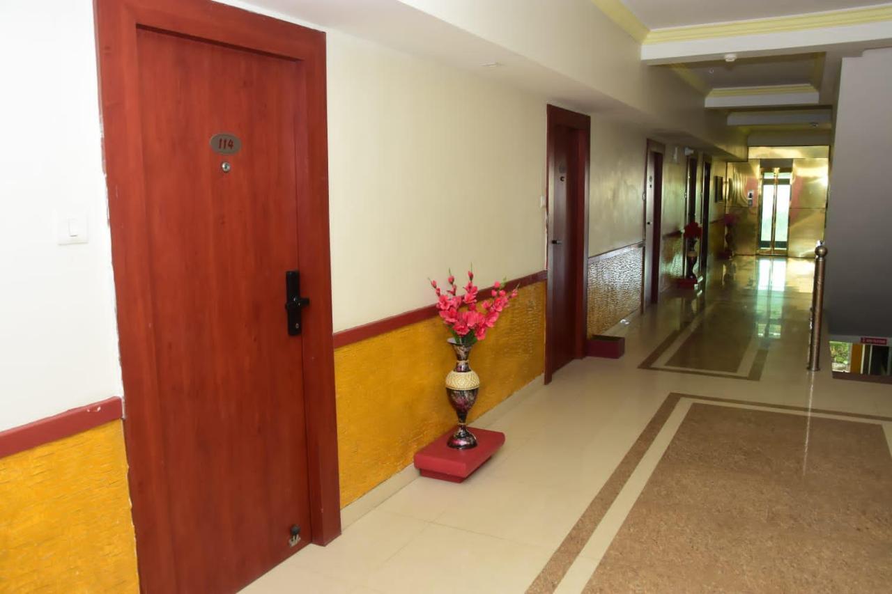 Hotel Shiv International Bhachau Exterior foto